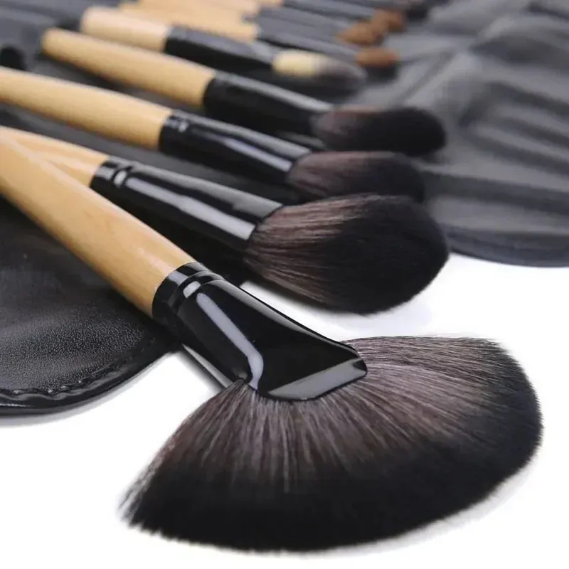 Complete 24-Piece Makeup Brush Kit for Effortless Beauty